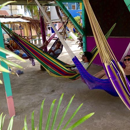 Tropical Oasis Albergue Caye Corker Exterior foto