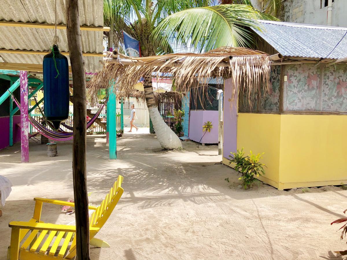 Tropical Oasis Albergue Caye Corker Exterior foto